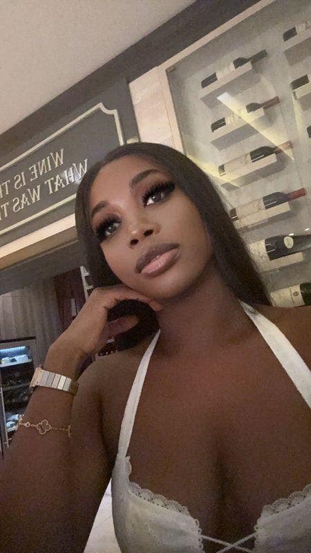 I am a female aged 34. I am looking for a sin... Main Photo