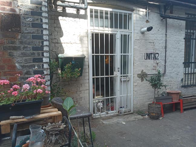 Quiet, Creative Room in Hackney Wick – 2 min Tube  Main Photo