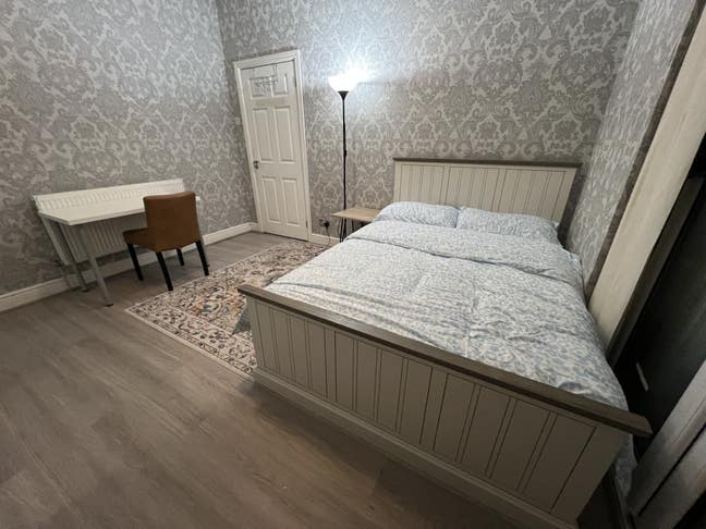 Preferably a Female | Muslim family home Main Photo