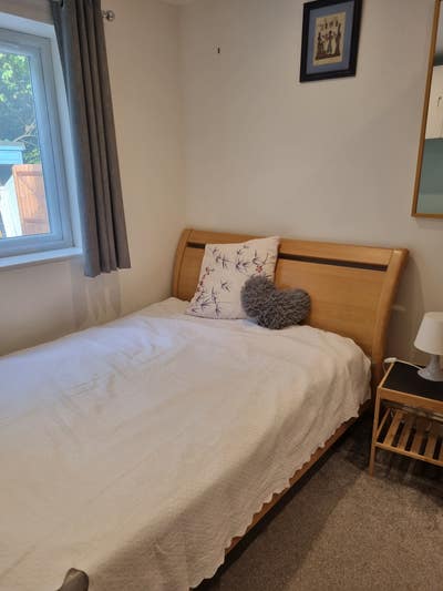 Comfortable and clean double room with ensuite  Main Photo