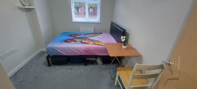 Double room to rent in Staines  Main Photo