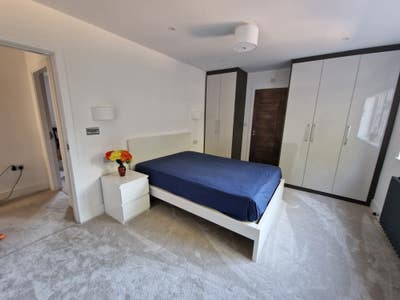 An Exceptional Double Room with Full Amenities Main Photo