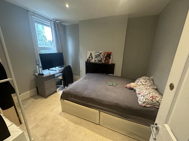 Double Bedroom in large house in Canary Wharf Main Photo