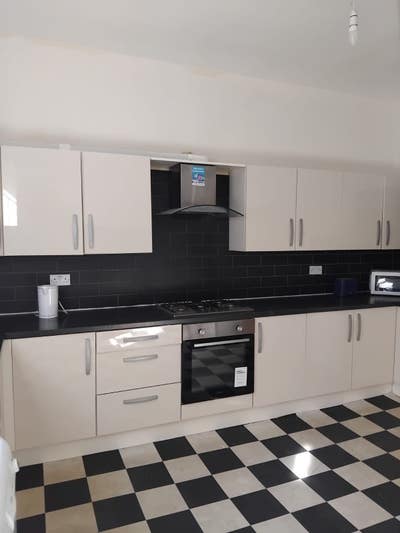 Room Available – Woodsley Road LS3 Main Photo