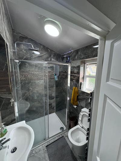 I have one double room  to rent Main Photo