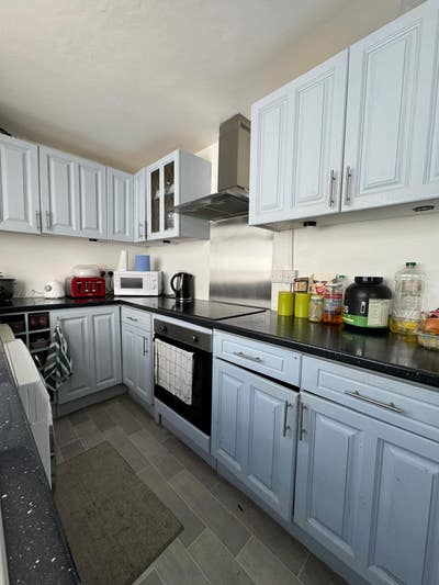  Double bedroom + separate living room, BB11 Main Photo