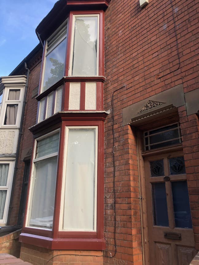 Room to rent in shared townhouse Main Photo