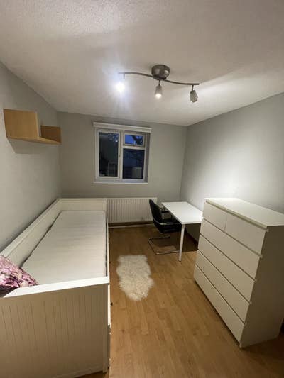 *** Room to rent in Southfields *** Bills included Main Photo