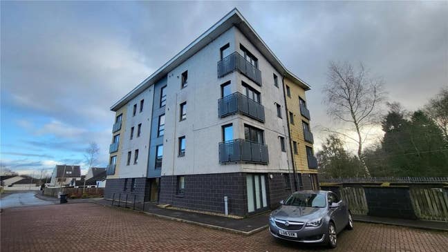 2-bedroom flat available for Rent at Gatcosh Glasg Main Photo