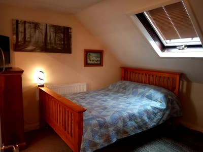 Light bright Double room En Suite on its own floor Main Photo