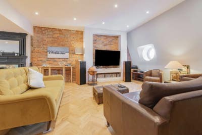 Beautiful double bedroom available in penthouse Main Photo