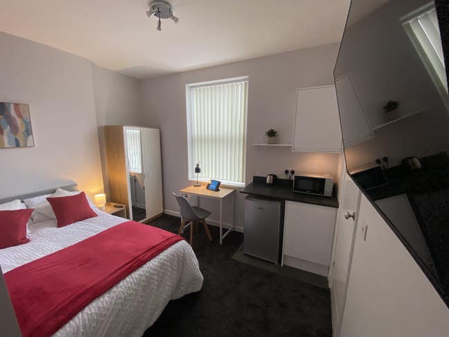 Studio style en-suite rooms with mini Kitchenette  Main Photo