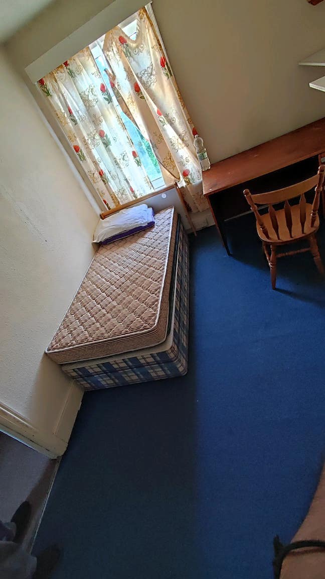 1 Room Available for &pound;265 pcm (separate bill) Main Photo