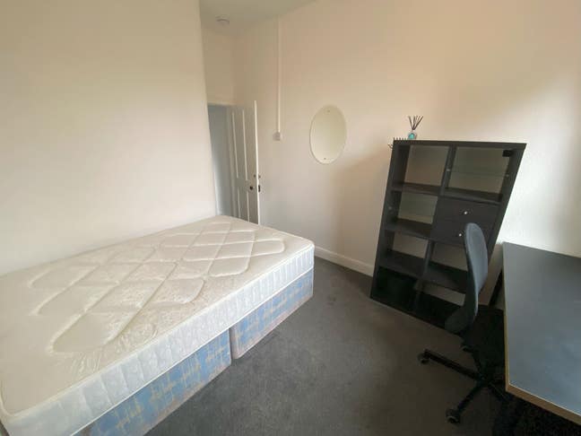 Double rooms in shared  Earlsdon property Main Photo