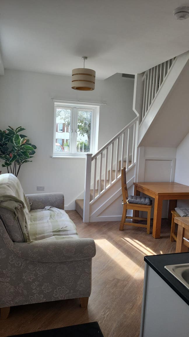 Single Room in Fully Furnashed Annex Main Photo
