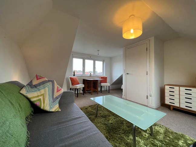 Double Bedroom  Main Photo