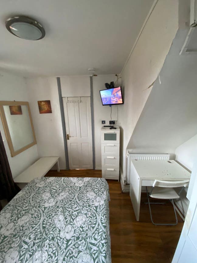  Single  room  -SW15 Ibsley  Gardens  94
 Main Photo