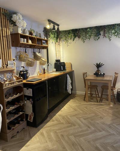 Self contained studio to let Main Photo