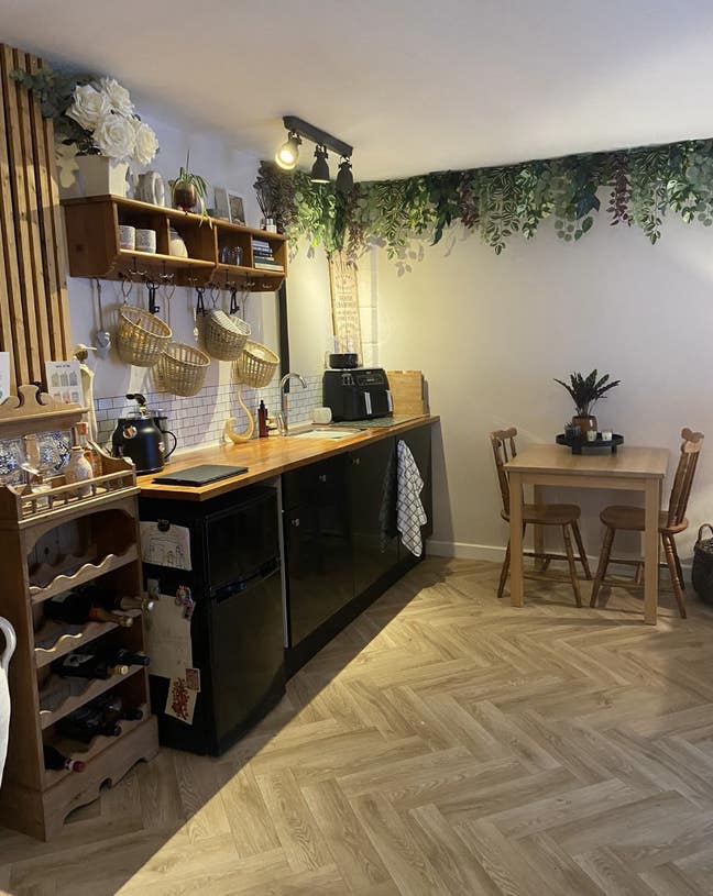 Self contained studio to let Main Photo