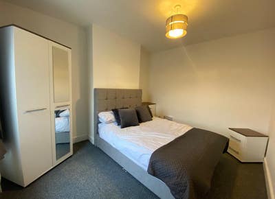 Double Room In Pro Share House Main Photo