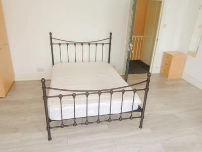 Beautiful spacious 5 bedroom student house CF24 Main Photo