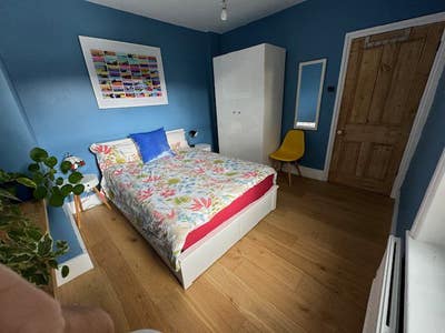 Double Bright Room with Exclusive Bathroom Main Photo