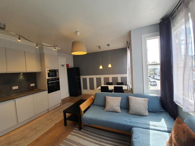 Large Double room in London zone 2 Bills Included Main Photo