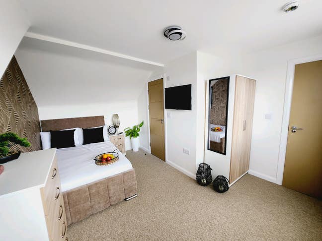 NEW en-suite Room Rugby bills included Tv Parking  Main Photo