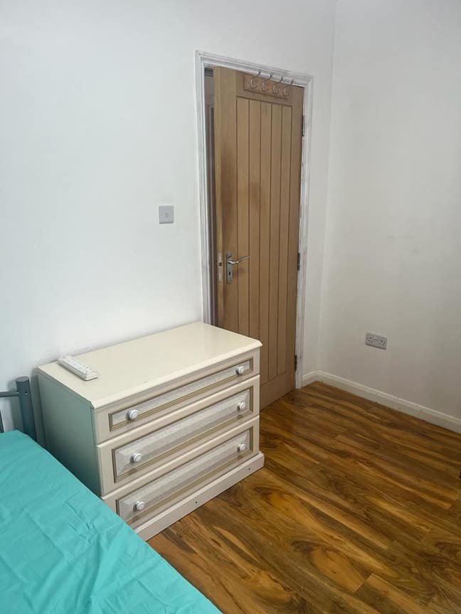Single Room  Main Photo