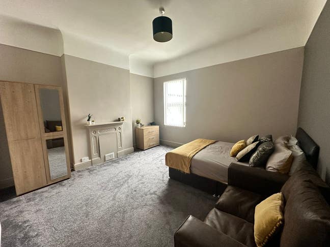  Beautiful room in Martins Lane, Wallasey, CH44  Main Photo