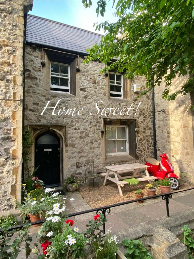 Spacious bright double in homely cottage Main Photo