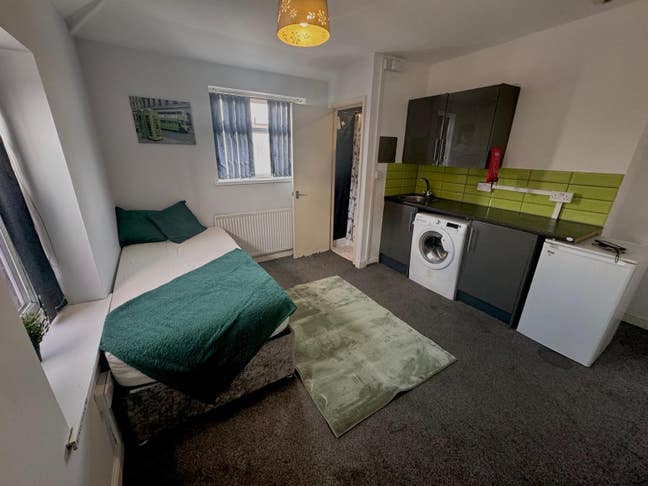 Self Contained Studio Flats All Bills Included Main Photo