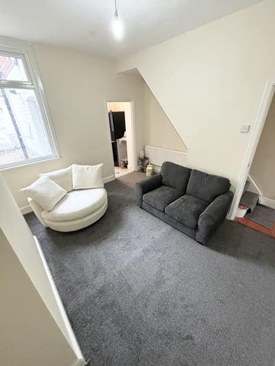 Double rooms in a shared house available TS1 Main Photo