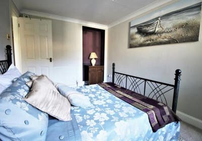 Double room in Westbourne - garden flat Main Photo