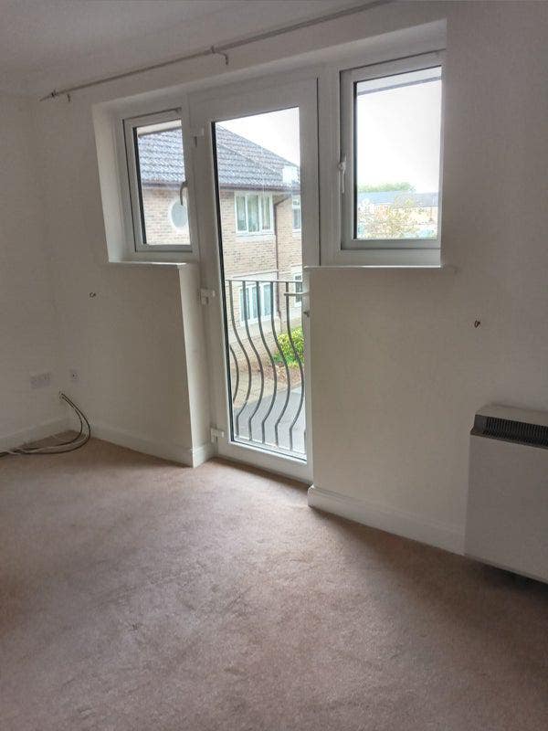 Room is available to rent. . Main Photo
