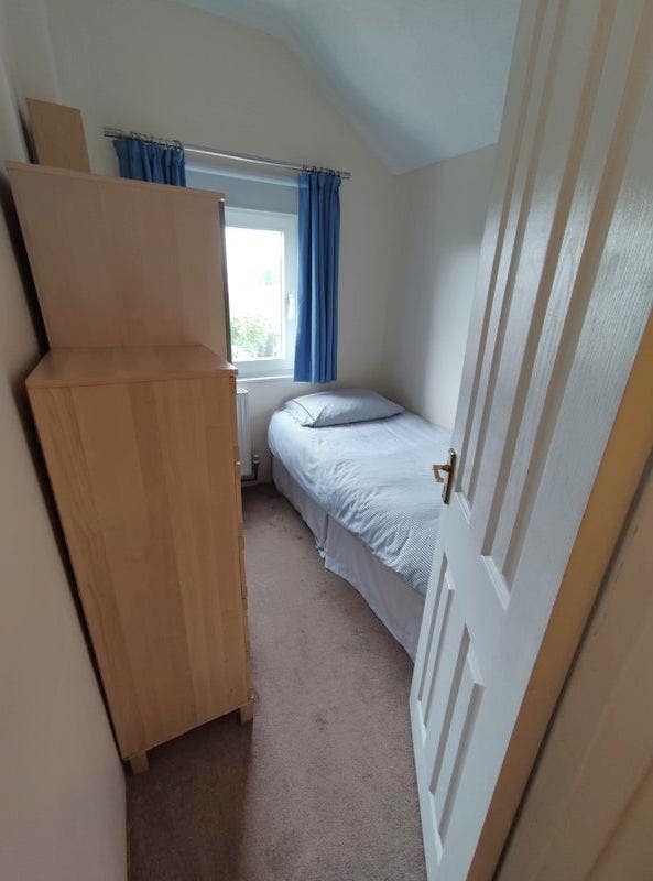 Single room + lounge to rent in Chippenham Main Photo