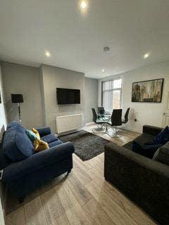 Excellent 4 bedroom property - Available now!! Main Photo