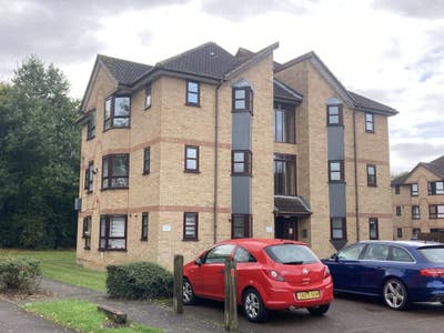 Its actually a s/c studio flat! Main Photo