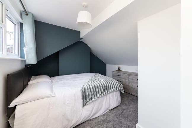 Double En-suite Room - Recently Renovated House Main Photo