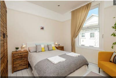 Entire Flat- 2-Beds  + Study in Top Brighton Spot Main Photo