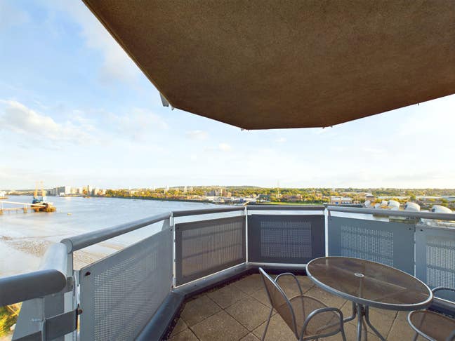 River Views | Double + Single | Gym | Female Home Main Photo