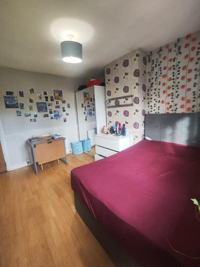 Furnished Room in London - Available for 3 MONTHS! Main Photo