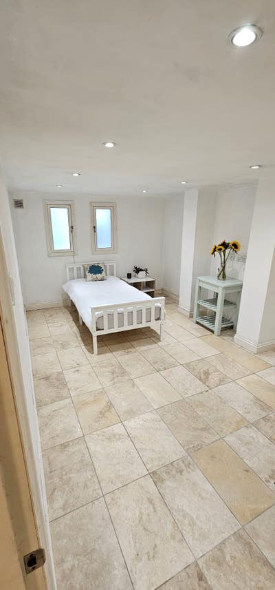 Private Basement Flat Central Twickenham Main Photo