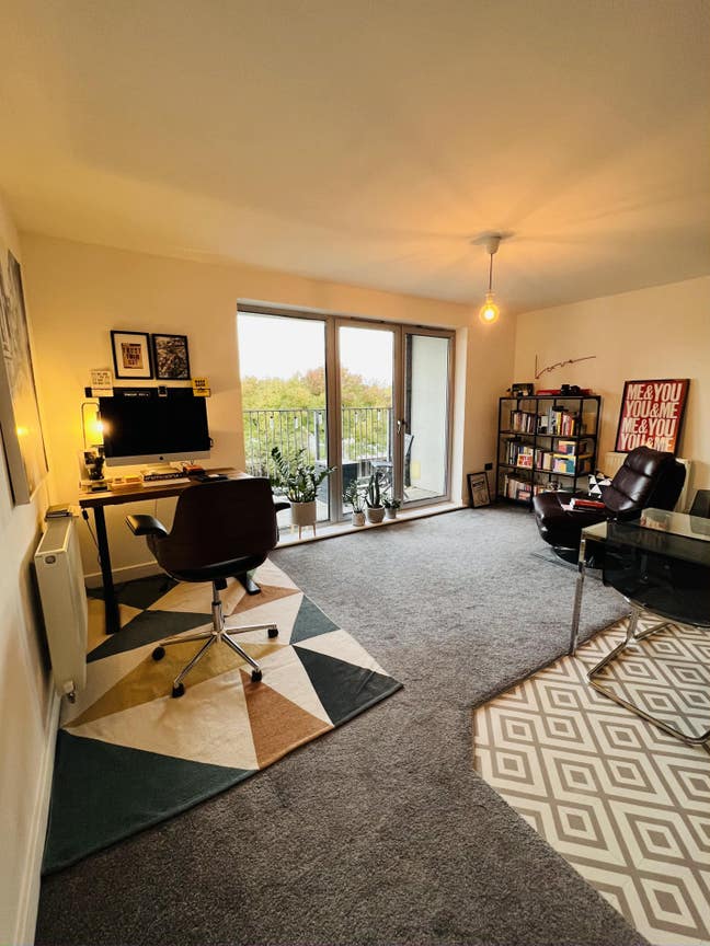 1 Bed Flat with river view  Main Photo