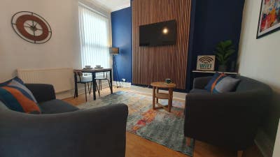 ✨ Refurbished House – Walk to City, Bills Included Main Photo