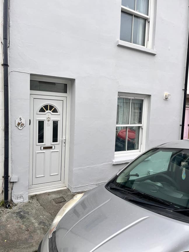 BN1 -  clse station   &pound;655 inc bills -1stJan Main Photo