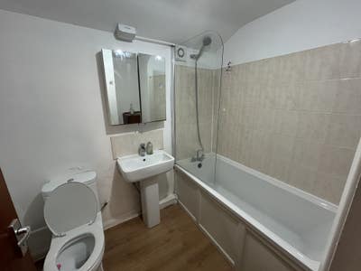 Maisonette available - near Brunel Main Photo