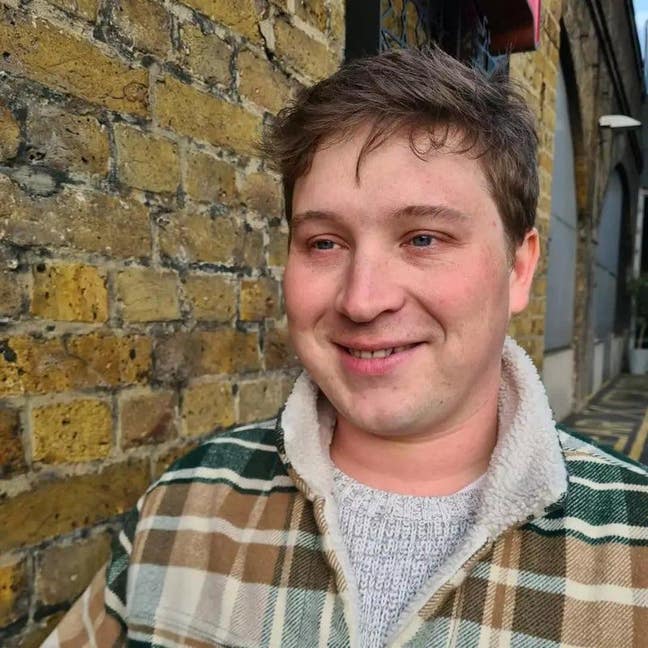 Film & Theatre Professional seeks a double room Main Photo