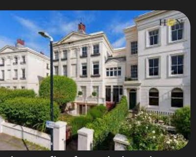  Spacious-  loft  room  female  preferred  central   brighton
 Main Photo