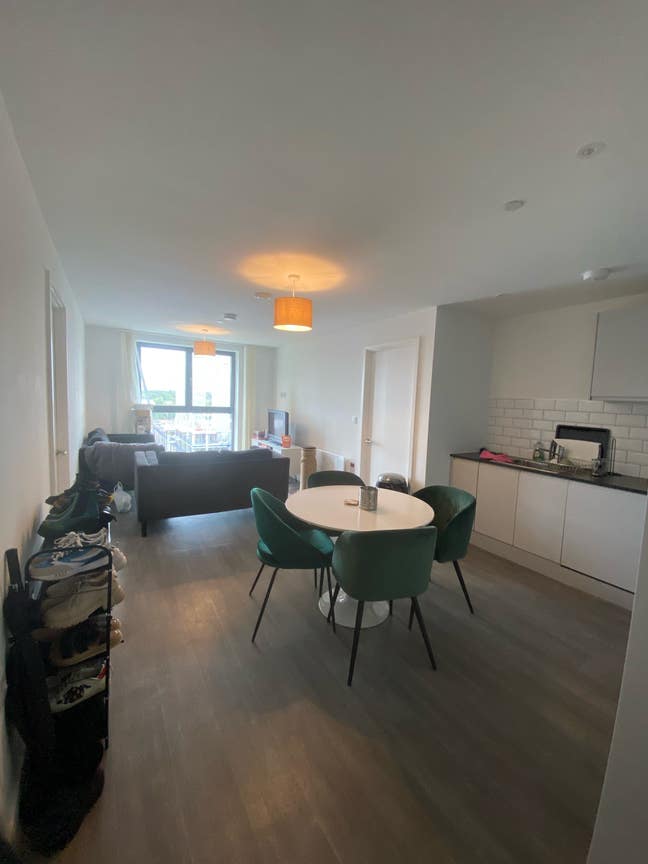1 double bedroom available  Main Photo